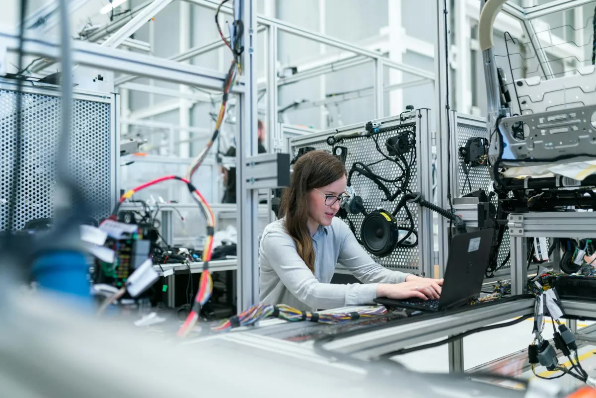 The Manufacturing Business Due Diligence Checklist (2026)