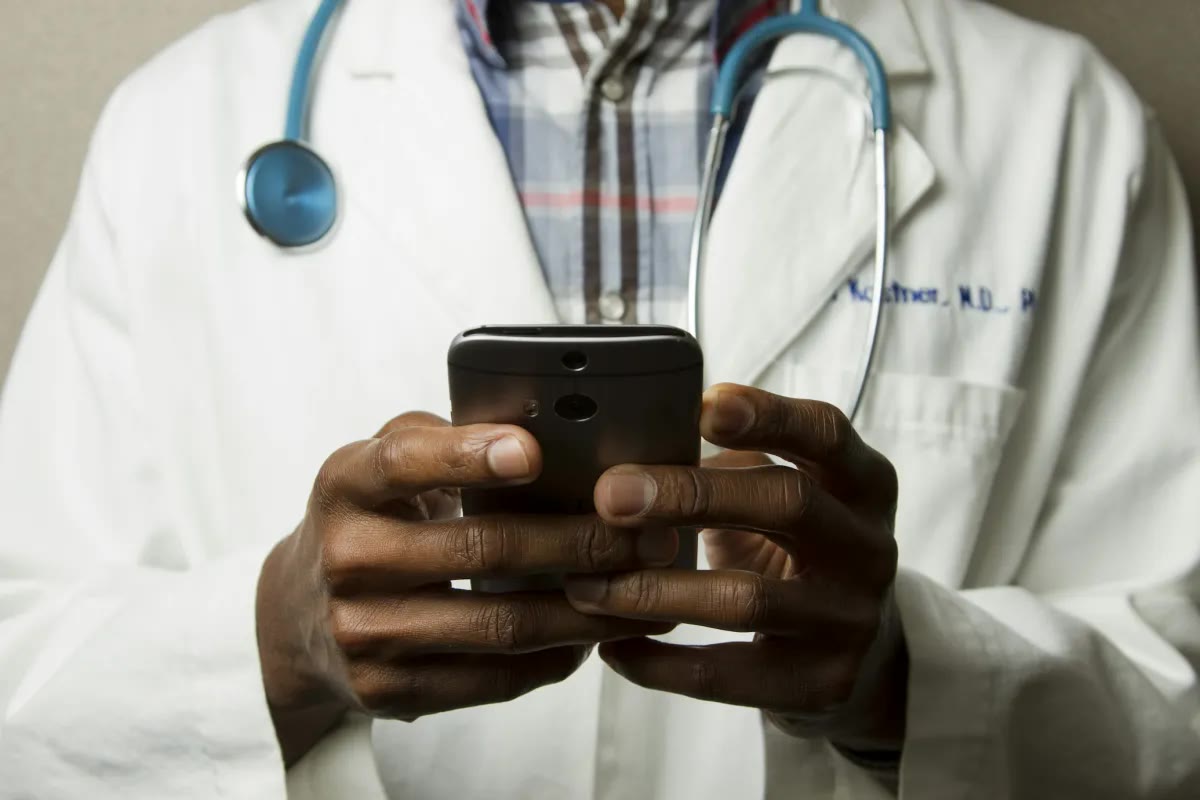 Voice AI for Healthcare: HIPAA-Compliant Patient Scheduling & Communication Guide